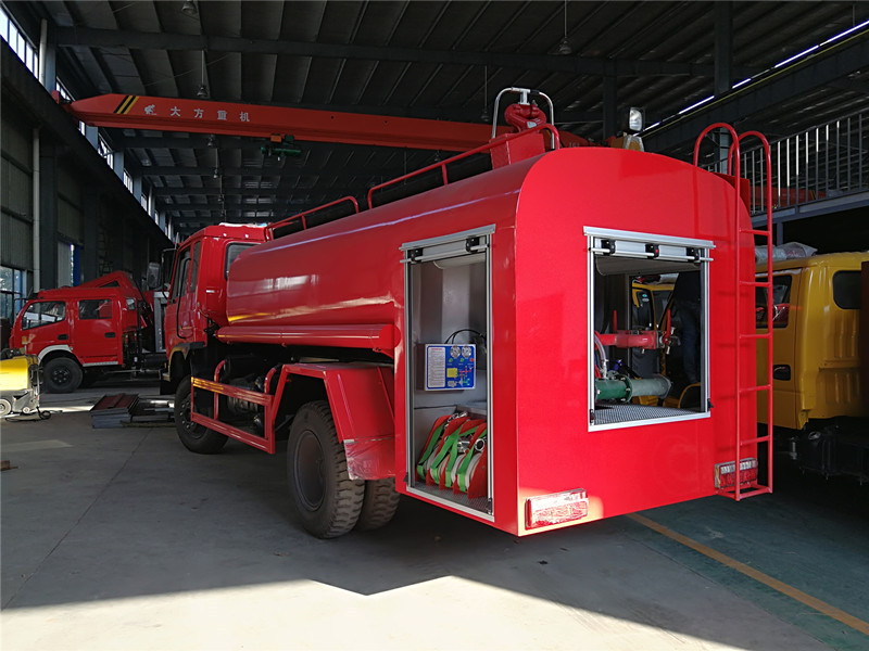 東風145(12方)消防灑水車