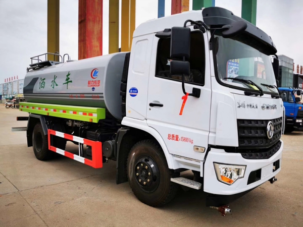 東風D312噸灑水車