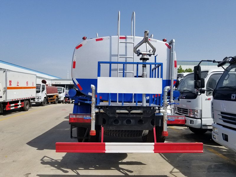 D913東風14噸灑水車