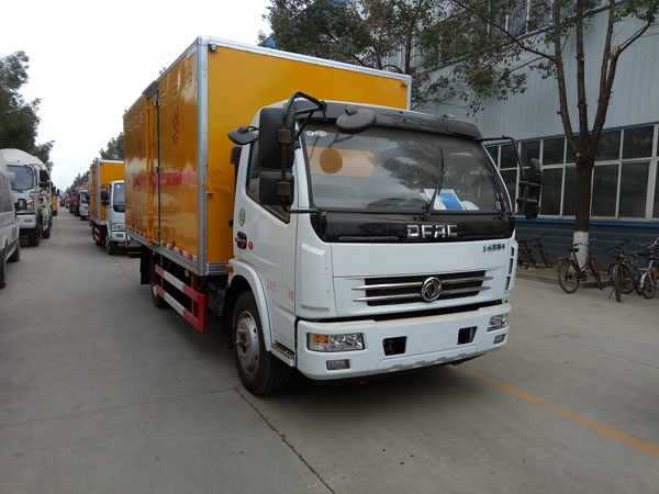 東風(fēng)5米1(6.6噸)爆破器材車