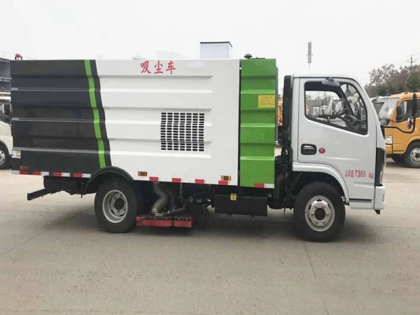 東風小多利卡吸塵車(1方水罐4方塵罐)
