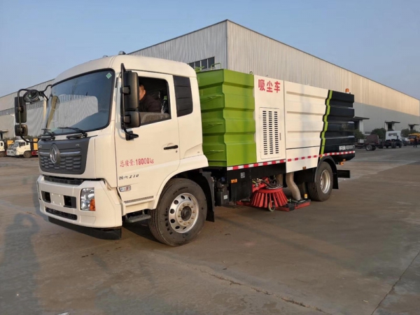 東風(fēng)天錦吸塵車(2方水罐7方塵罐)