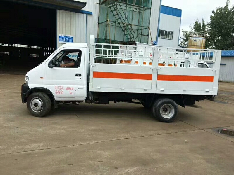 東風(fēng)俊風(fēng)3.3米(藍(lán)牌)氣瓶車