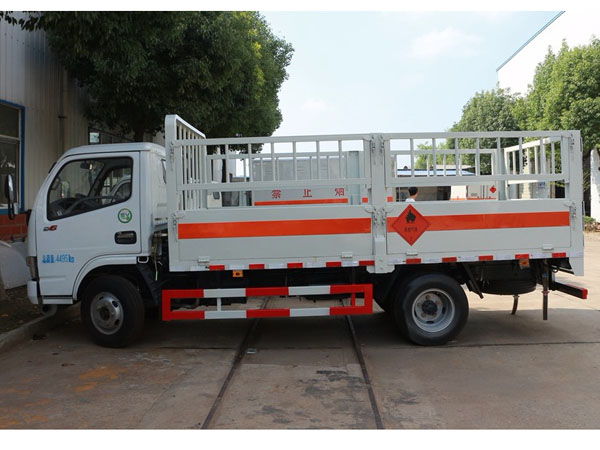 多利卡4.1米(4噸)氣瓶車(chē)