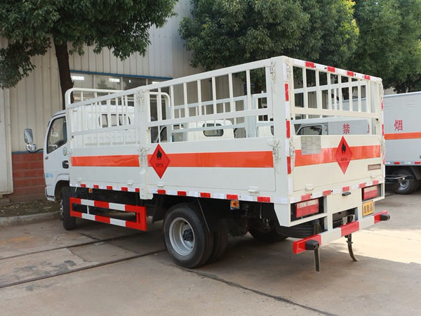 多利卡4.1米(4噸)氣瓶車(chē)