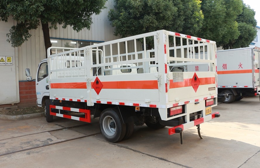 多利卡4.1米(藍牌)氣瓶車