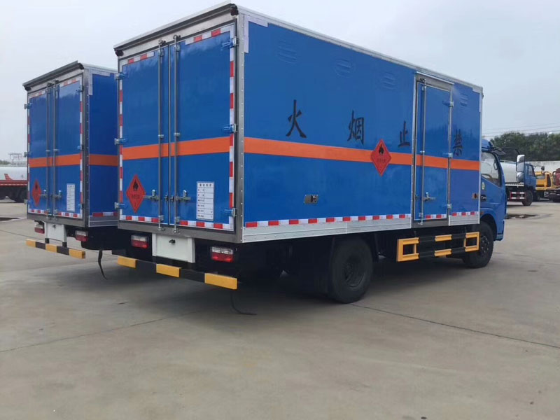 多利卡5.1米(6.4噸)氣體廂式車(chē)