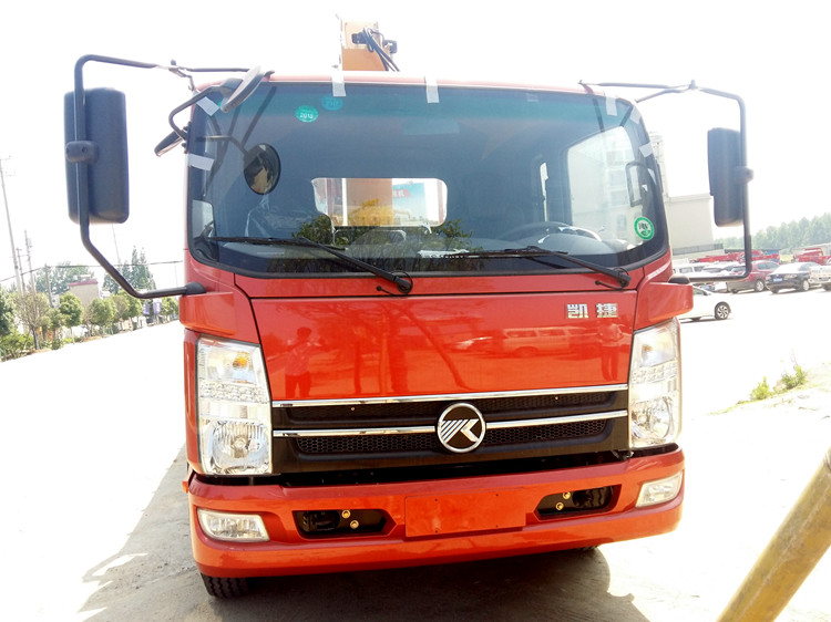 凱馬隨車(chē)吊