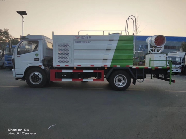 國(guó)六東風(fēng)大多利卡多功能抑塵車