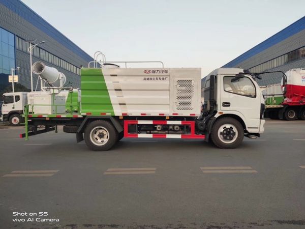 國(guó)六東風(fēng)大多利卡多功能抑塵車