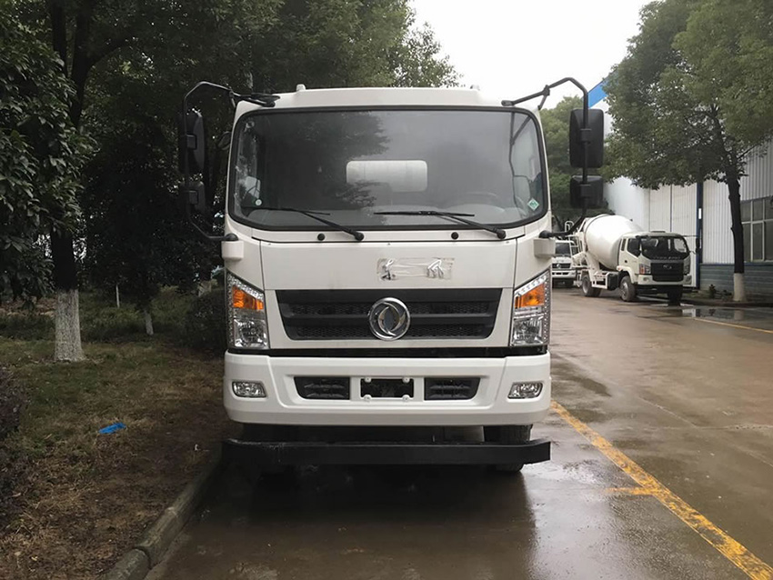 2017款東風(fēng)6方攪拌車(國五)