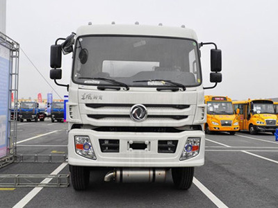 東風特商三軸20噸油罐車