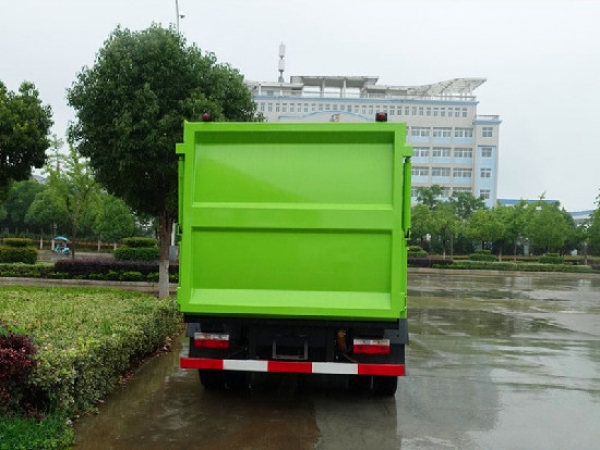東風(fēng)多利卡國(guó)六8方側(cè)裝壓縮垃圾車(chē)