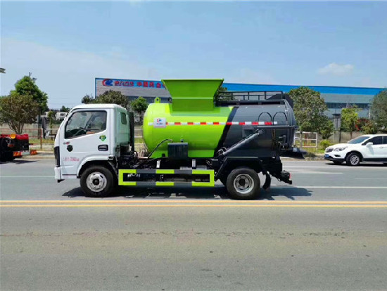 東風(fēng)小多利卡國六5方圓罐餐廚垃圾車