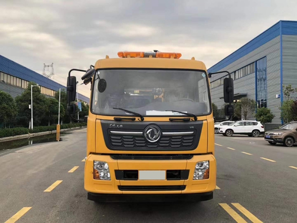 東風天錦清洗吸污車15方(帶副發(fā)) 國六