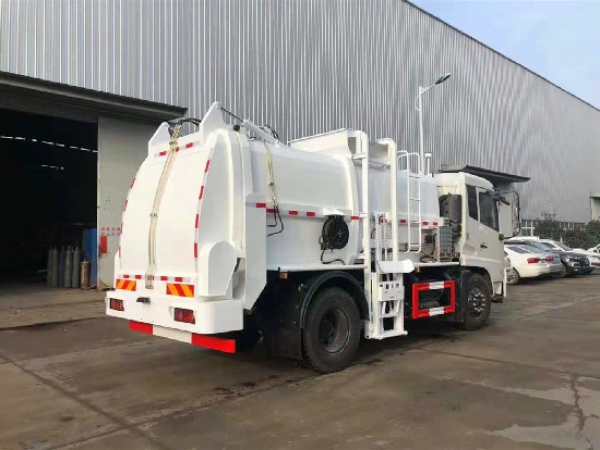 東風(fēng)天錦國六12方餐廚垃圾車(方罐)