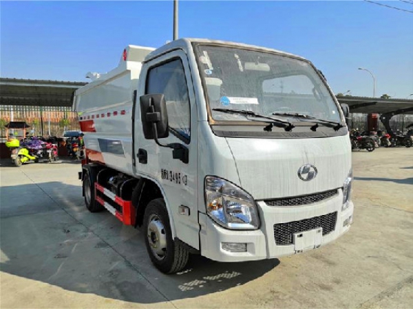 躍進(jìn)S70國(guó)六4方無(wú)泄漏自裝(后掛桶)卸式垃圾車(chē)