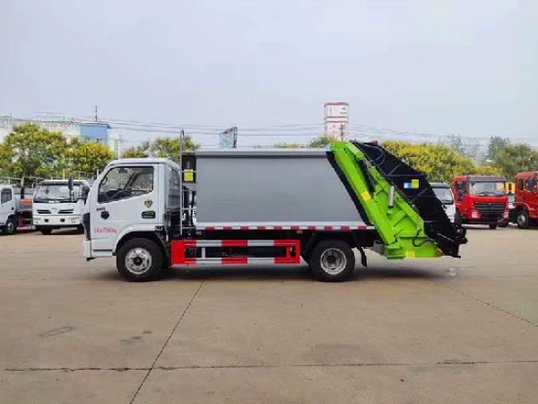 東風(fēng)多利卡國(guó)六6方壓縮式垃圾車
