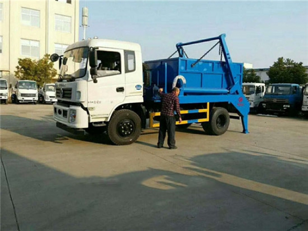 東風(fēng)仿天錦擺臂式垃圾車(chē)(8-10方)