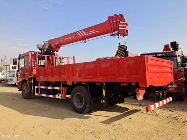 陜汽軒德單橋8噸隨車吊