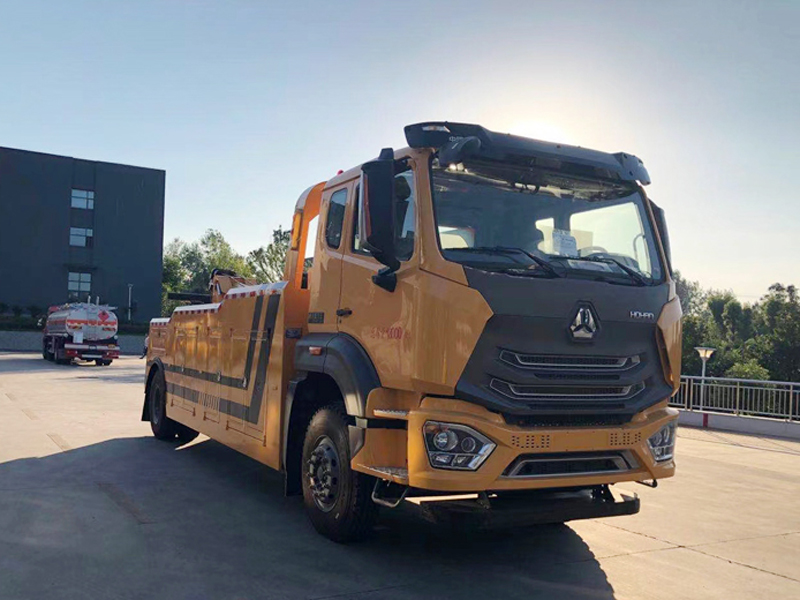 國六重汽豪瀚13噸拖吊聯(lián)體清障車