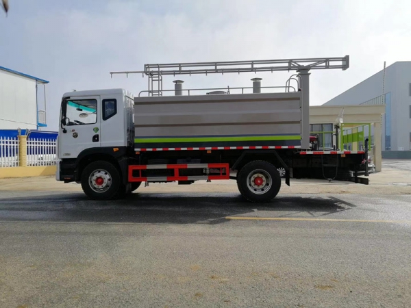 東風(fēng)D9鐵路噴霧抑塵車(chē)