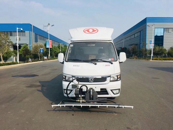 東風(fēng)途逸路面清洗車(chē)1.5方水罐