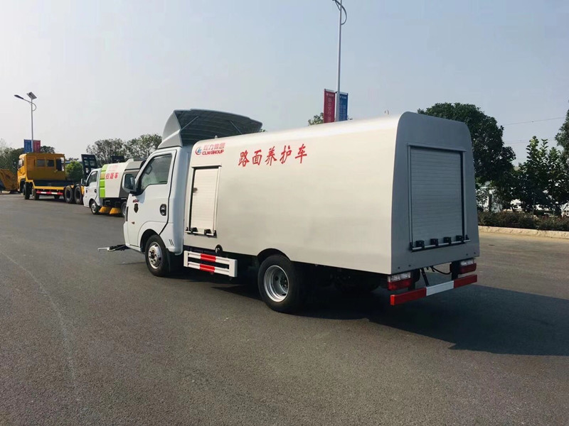 東風(fēng)途逸路面清洗車(chē)1.5方水罐