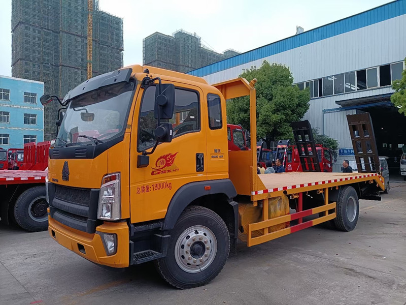 國(guó)六重汽豪沃單橋平板運(yùn)輸車(chē)