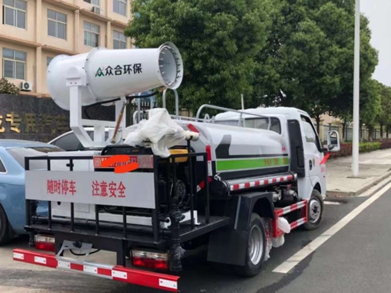 東風(fēng)途逸藍牌灑水車