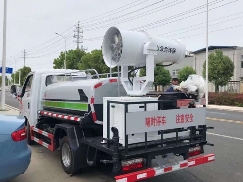 東風(fēng)途逸藍牌灑水車