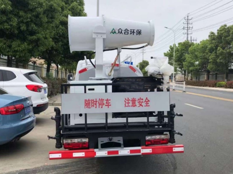 東風(fēng)途逸藍牌灑水車