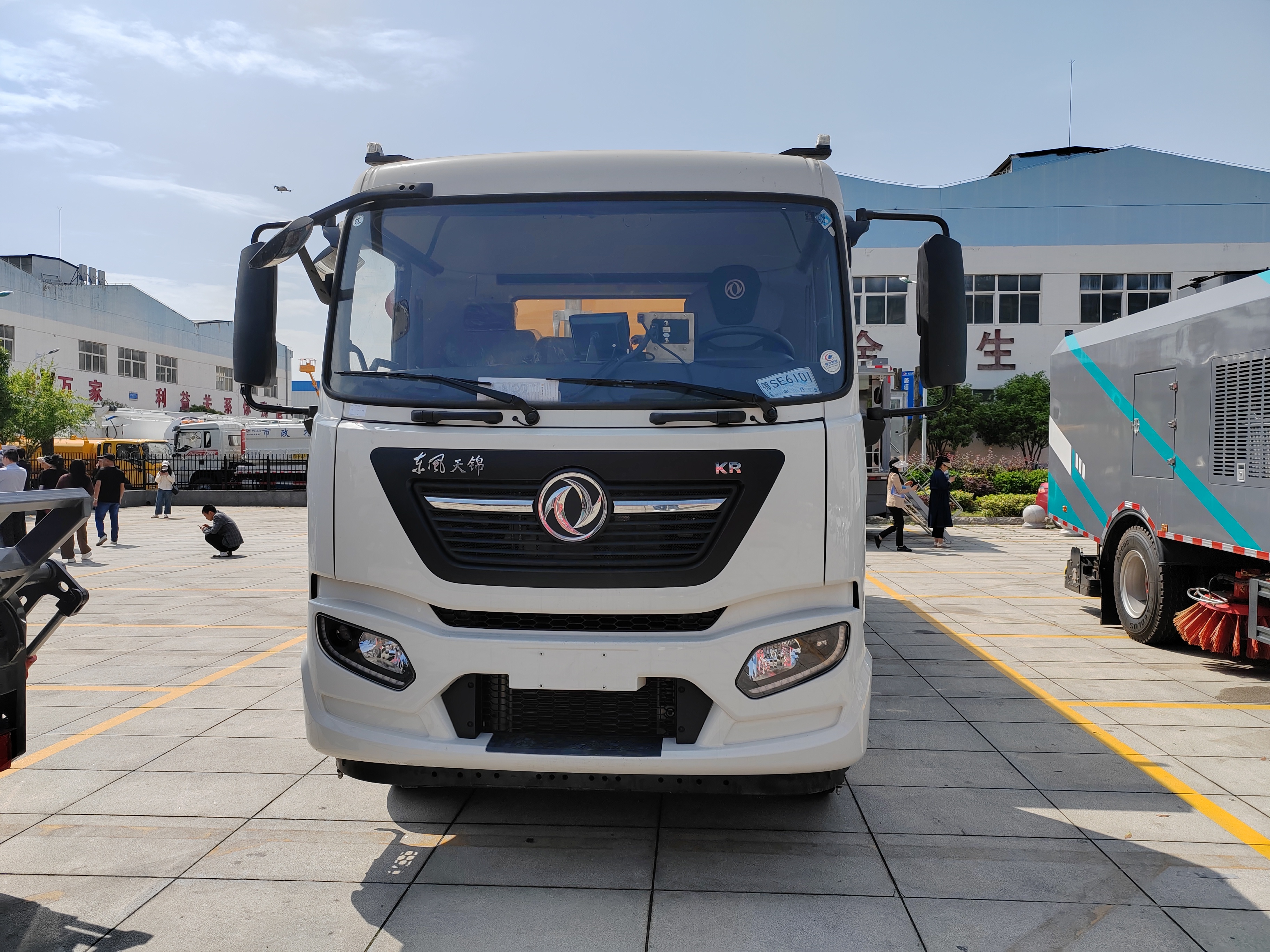 天錦高速清掃車(chē)